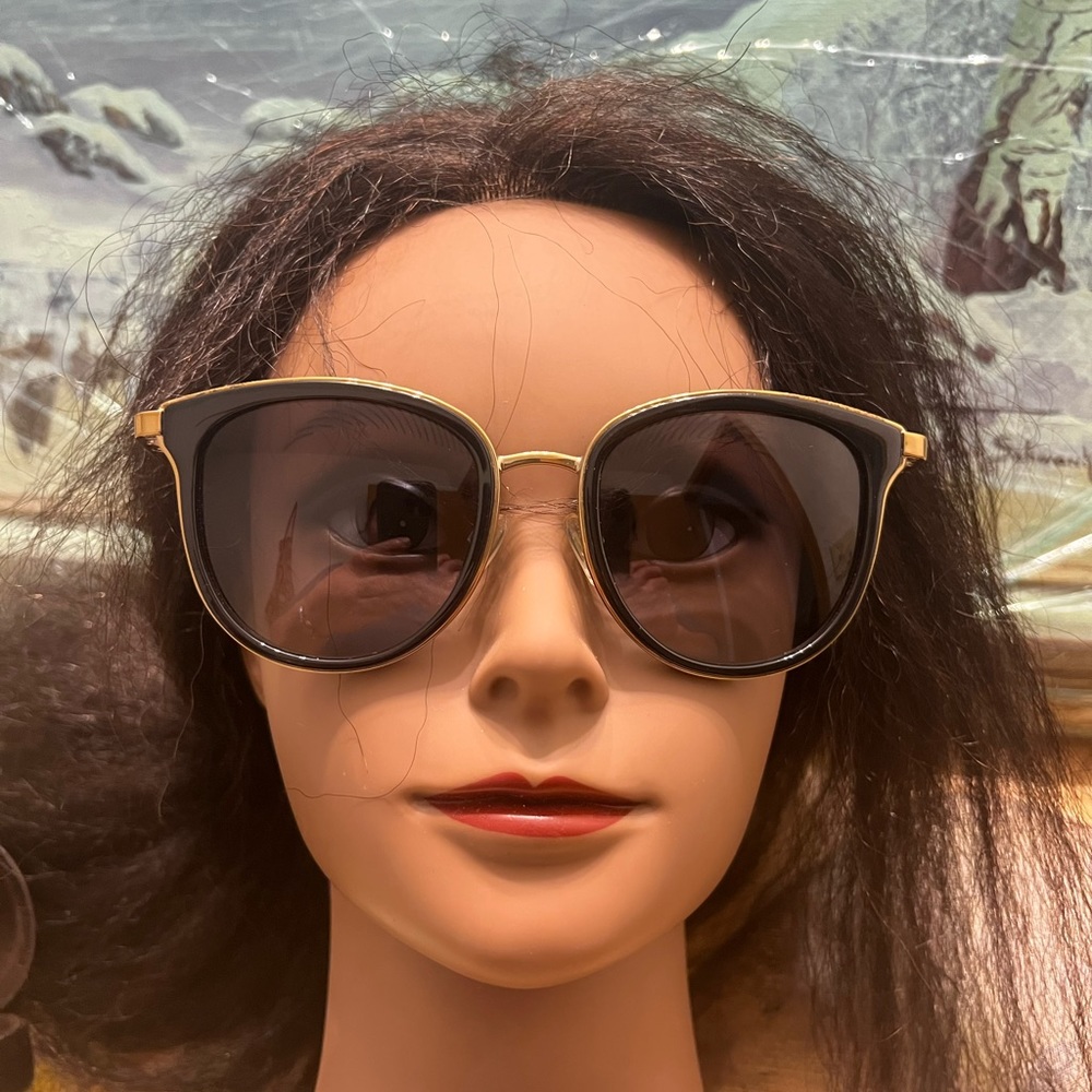 Michael Kors sunglasses and case 🌺🍀🌺🍀🌺
